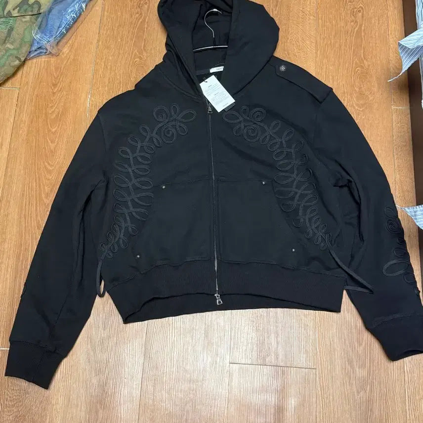 [BUNJANG] Recito Napoleon Embroidered Hooded Zip-up Black / 급처 새상품 레씨토 나폴레옹 후드집업 블랙