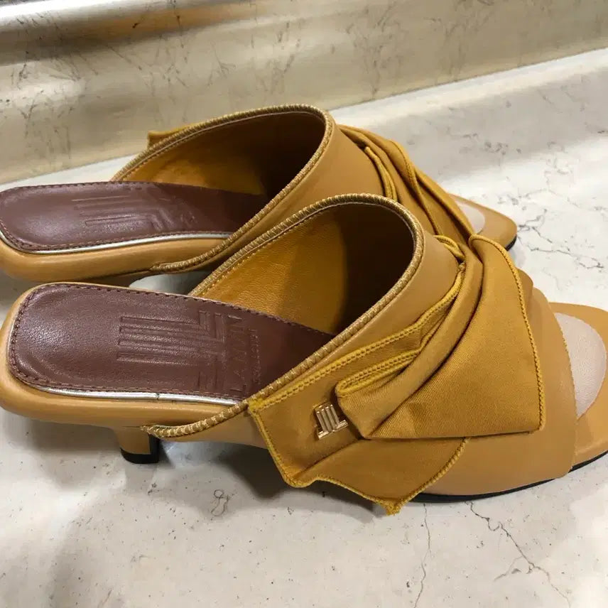 [BUNJANG] Lanvin Ribbon Detail Sandals / 랑방샌들230