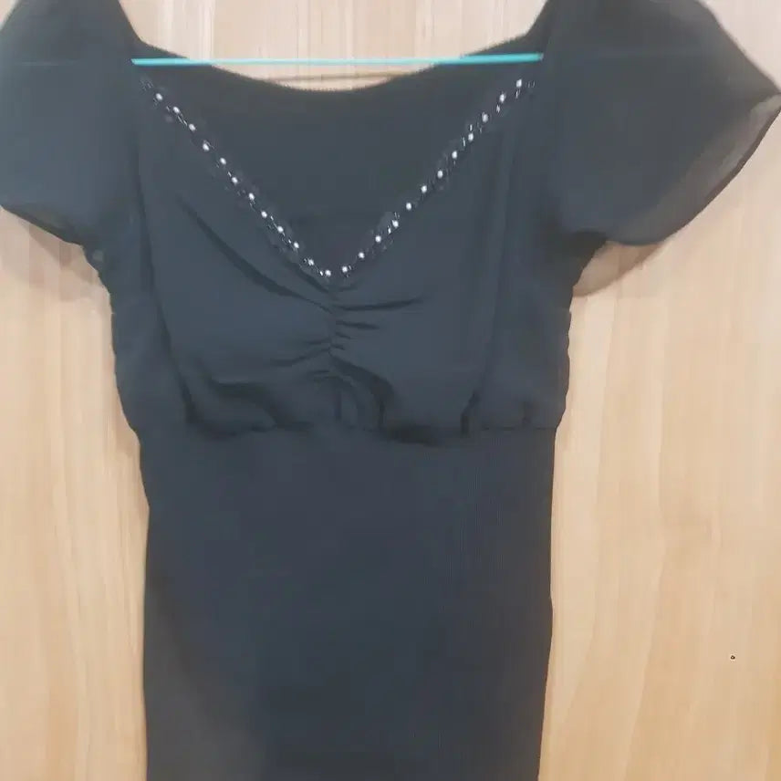 [BUNJANG] Bestibelli Black V-Neck Shirred Blouse (Size 44-Slim 55) / 베스티벨리 예쁜블라우스(44~슬림55)