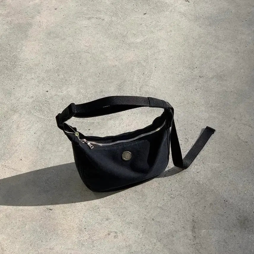 [BUNJANG] minitmute Chloe Waist Vintage Black Bag / 미닛뮤트 클로 웨이스트 빈티지 블랙