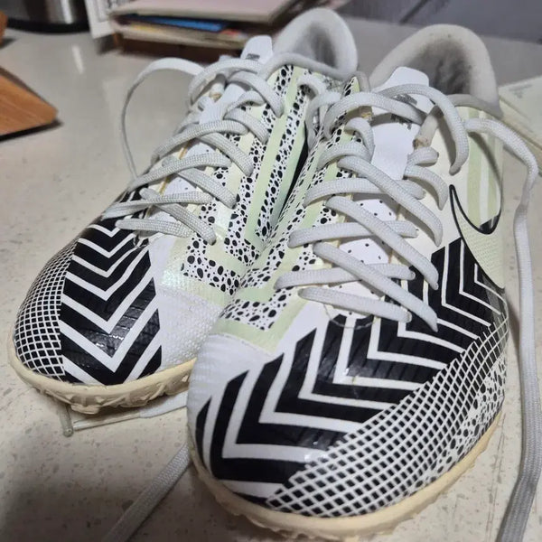 [BUNJANG] Nike Futsal Soccer Shoes / 나이키 풋살화 축구화