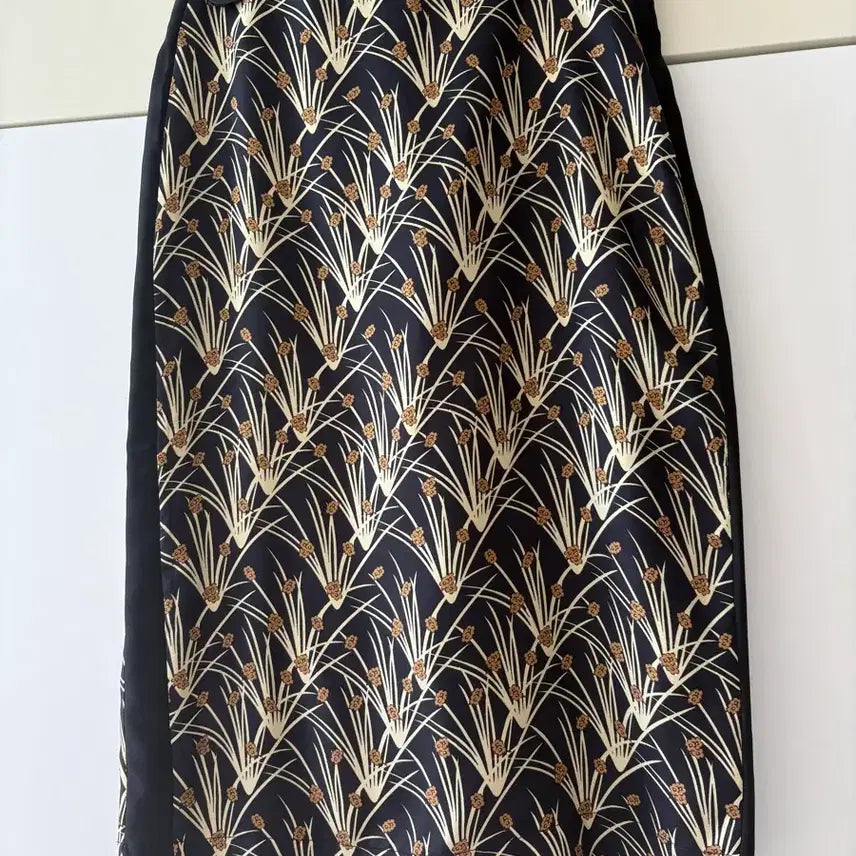 [BUNJANG] Attic and Barn Silk Skirt / 수입실크스커트