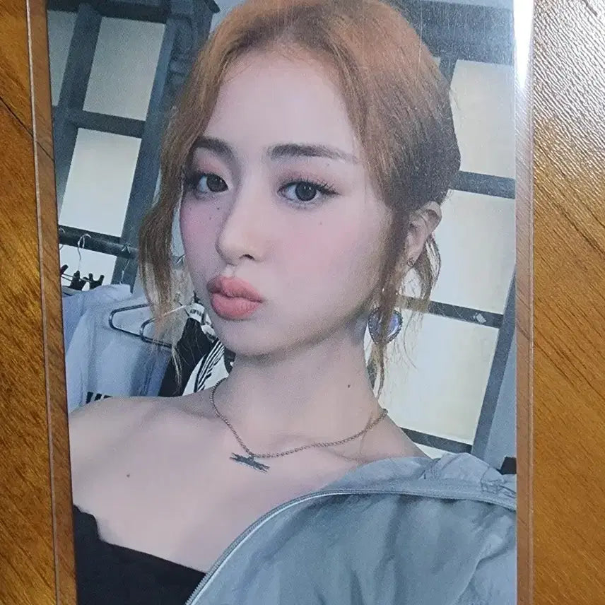 [BUNJANG] Le Sserafim Huh Yunjin EASY Soundwave Lucky Draw Photocard / [판매] 르세라핌 허윤진 이지 사웨 럭드 포카