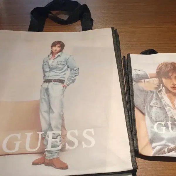 [BUNJANG] Stray Kids Hyunjin Guess Tarpaulin Bag / 스트레이키즈 현진 게스 타포린백 양도 스키즈 현진 게스 미사용