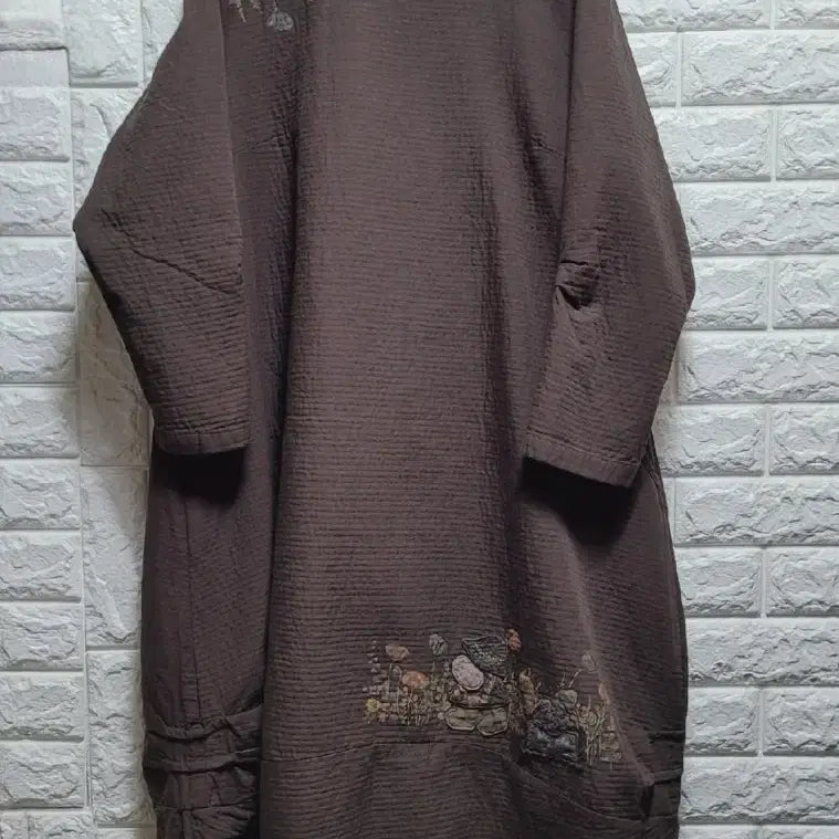[BUNJANG] Michellee Brown Quilting Embroidery Long Dress / 미쉘리 면 브라운 퀼팅 자수 롱 원피스