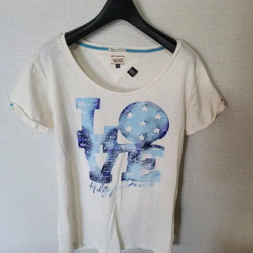 [BUNJANG] Tommy Hilfiger Women's Short Sleeve T-Shirt White LOVE Print / 타미힐피거 여성반팔티셔츠