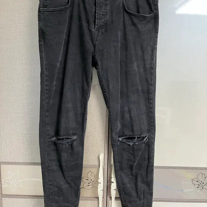 [BUNJANG] Zara Black Distressed Jeans / 자라 블랙 데미지 청바지