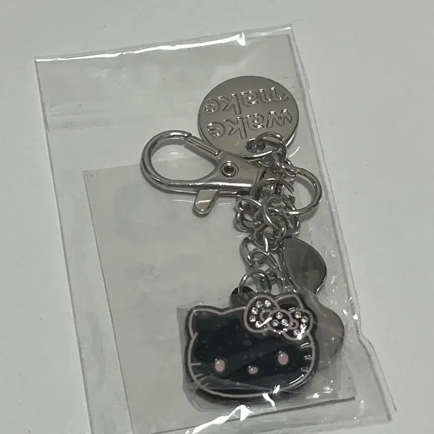 [BUNJANG] WAKEMAKE Hello Kitty Charm Keyring - Black / 새상품) 웨이크메이크 헬로키티 참 키링 블랙
