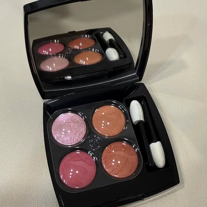 [BUNJANG] Chanel Les 4 Ombres 4-Color Eyeshadow Palette / (새상품) 샤넬 레 꺄트르 옹브르 4색 아이섀도우 팔레트 팝니다!