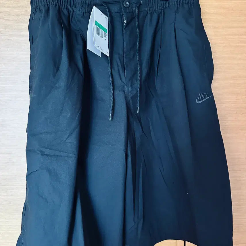 [BUNJANG] Nike Swoosh Club Balloon Oversized Daily Summer Shorts / (나이키)스우시클럽 벌룬 오버핏 데일리 여름 쇼츠(HJ2541-010)