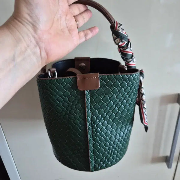 [BUNJANG] Green Woven Bucket Bag with Scarf Accent / 그린 엮음 버킷백 스카프 포인트버킷백