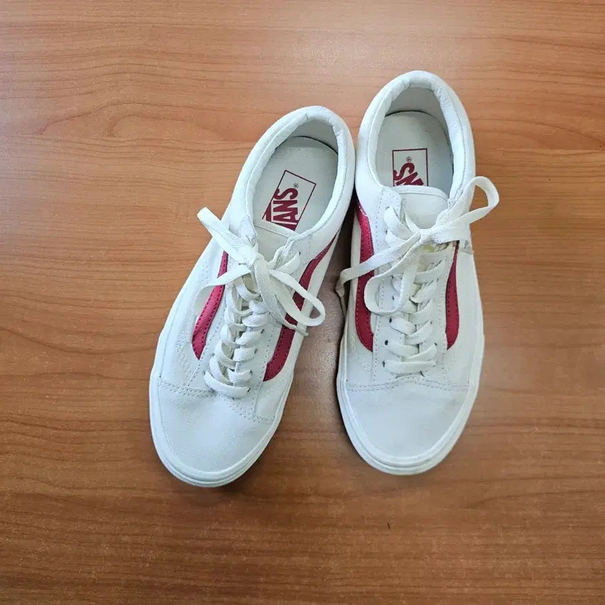 [BUNJANG] Vans Old Skool White/Red Sneakers / 반스 올드스쿨 화이트/레드 스니커즈