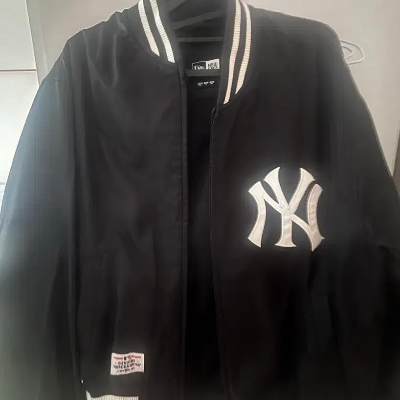 [BUNJANG] New Era NY Yankees Stadium Jacket Black / 뉴에라 NY mlb 양키즈 스타디움 자켓 블랙