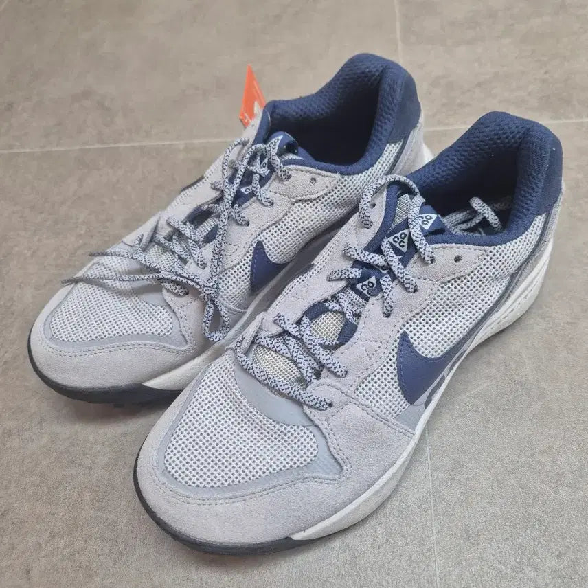 [BUNJANG] Nike ACG Low Kate Wolf Grey Trail Shoes / [255] 나이키 ACG 로우 케이트 울프 그레이 트레일화
