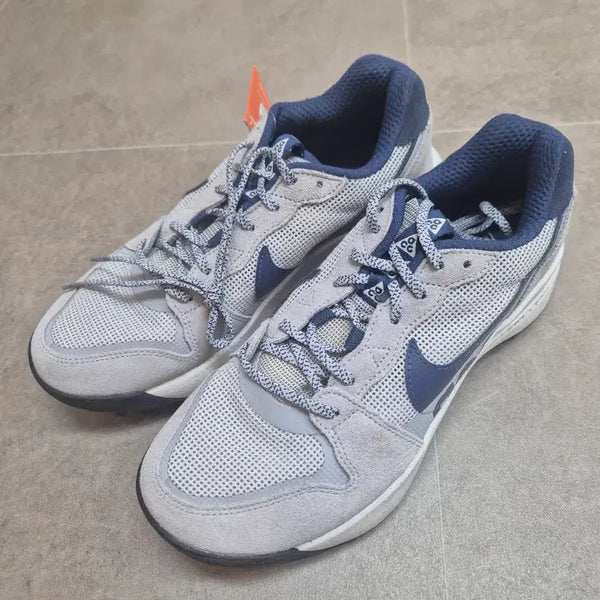 [BUNJANG] Nike ACG Low Kate Wolf Grey Trail Shoes / [255] 나이키 ACG 로우 케이트 울프 그레이 트레일화