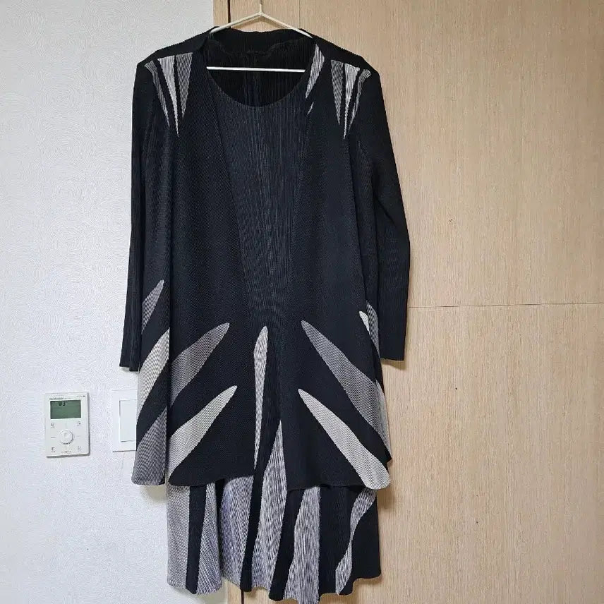 [BUNJANG] Pleated Long Dress + Pleated Jacket Set / 플리츠 롱원피스+플리츠자켓  세트(긴팔)
