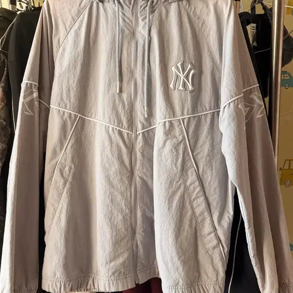 [BUNJANG] MLB Windbreaker Size M / MLB 바람막이 판매합니다