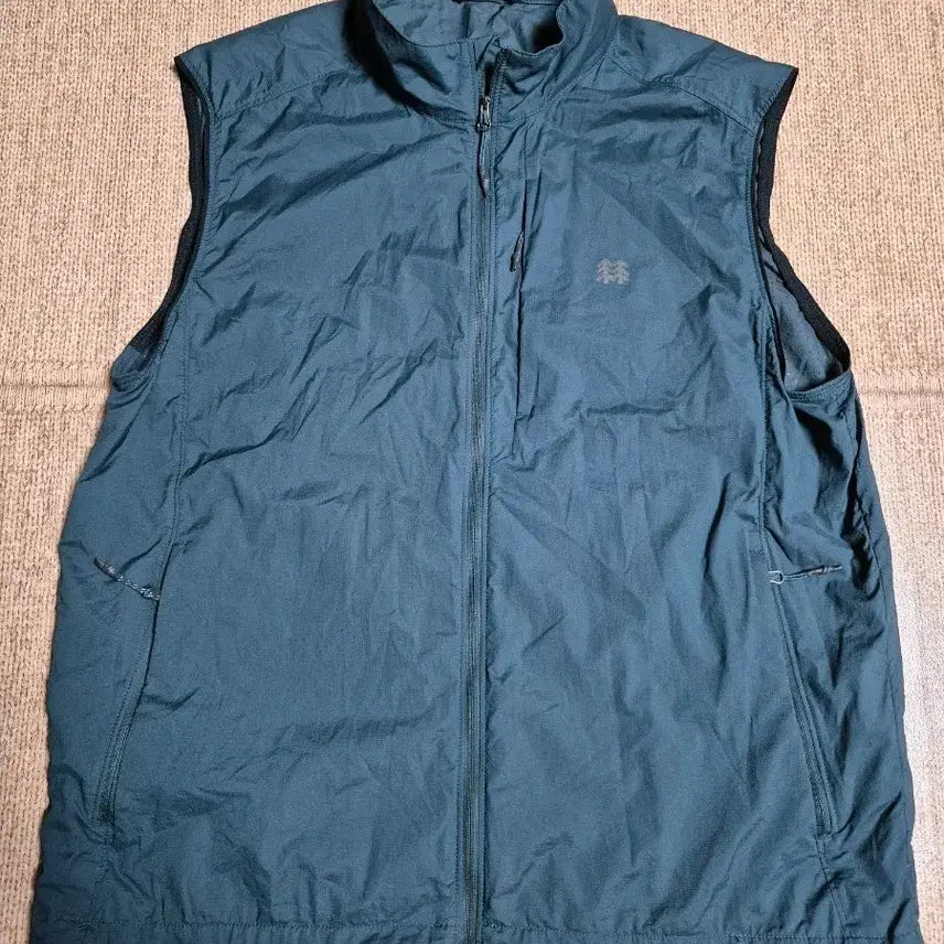 [BUNJANG] Kolon Punching Vest Size 100 / 코오롱 펀칭 조끼 100