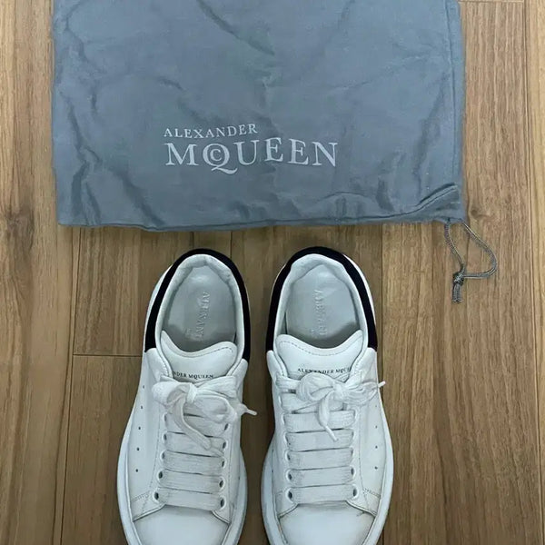 [BUNJANG] Alexander McQueen Oversize Sole White Black Sneakers / Alexander McQueen 알렉산더맥퀸 오버솔 화이트 블랙 235