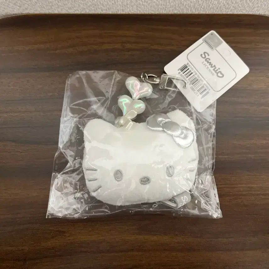 [BUNJANG] Sanrio Hello Kitty Face Beaded Keychain / 산리오 헬로키티 얼굴 키링 실버 비즈 인형 뽑기