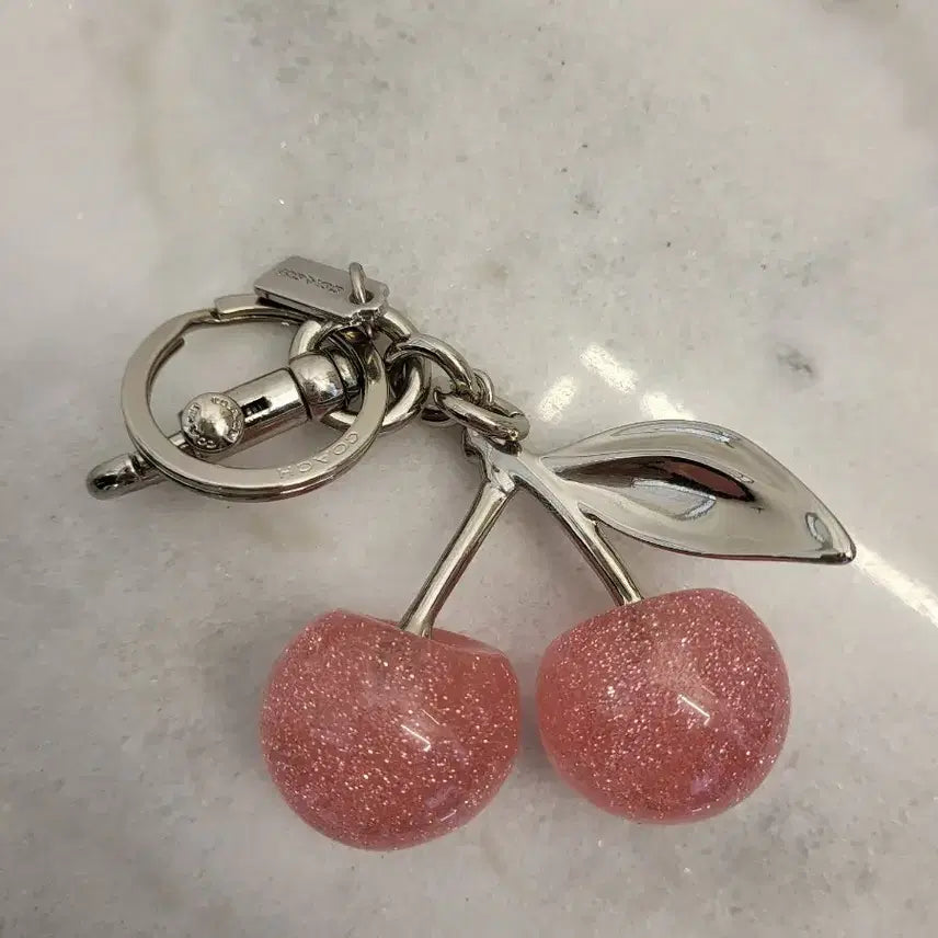 [BUNJANG] Coach Glitter Cherry Bag Charm Pink / 새제품) 코치 글리터 체리키링 핑크