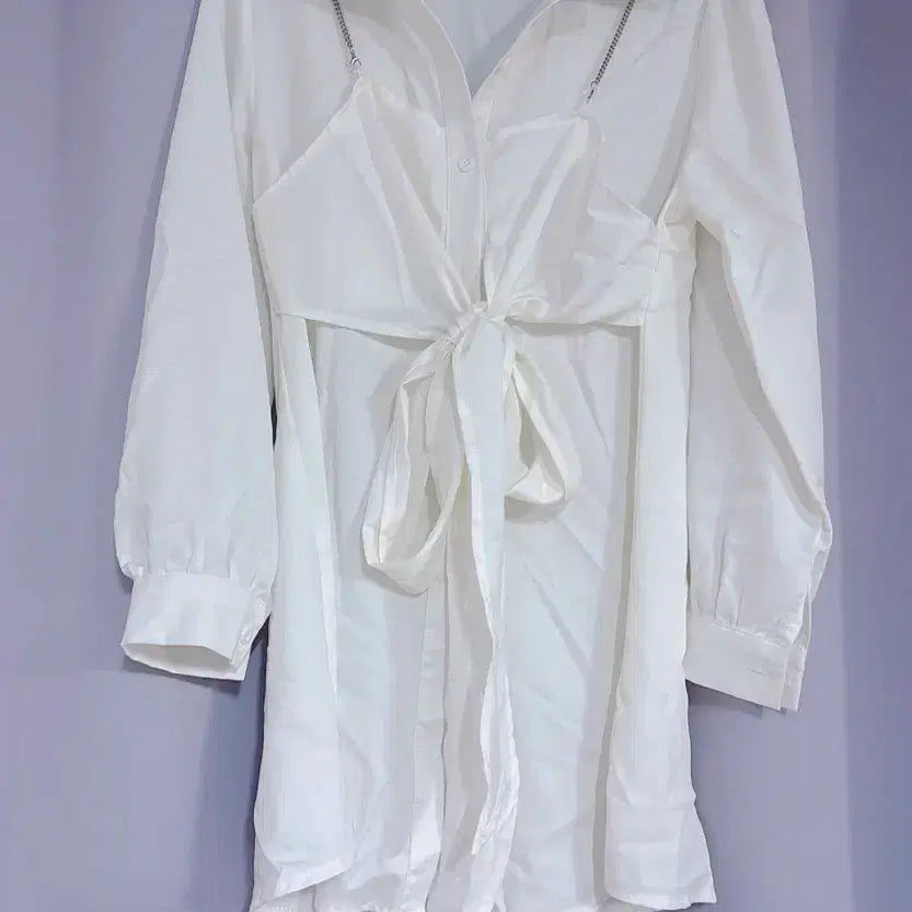 [BUNJANG] White Shirt Dress with Chain Detail / 화이트 셔츠 원피스 체인 디테일