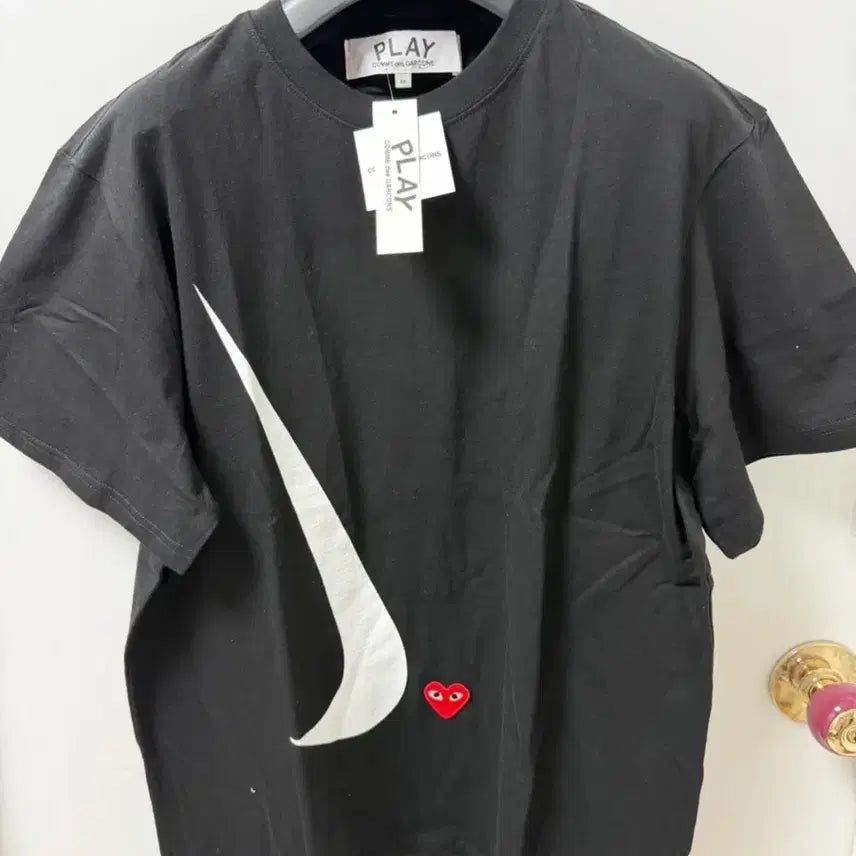 [BUNJANG] Nike x Comme des Garçons PLAY T-Shirt / (새상품) 나이키 x 꼼데가르송 플레이 티셔츠 Nike x PLAY