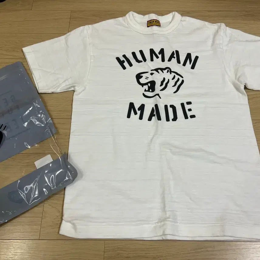 [BUNJANG] Human Made Graphic T-Shirt White Size S / 휴먼메이드 반팔 티셔츠 S