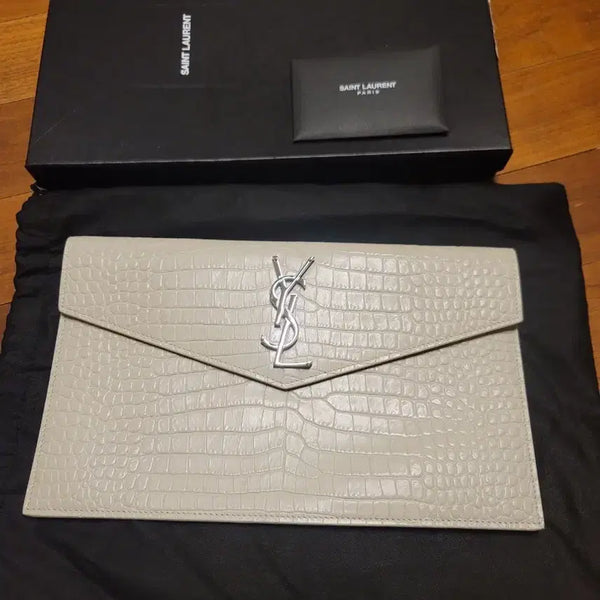 [BUNJANG] Saint Laurent Crocodile Embossed Clutch Beige / 생로랑 크로커다일 클러치