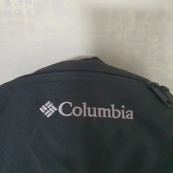 [BUNJANG] Columbia Black Hip Pack Sling Bag / 컬럼비아 블랙 힙색 슬링백 F