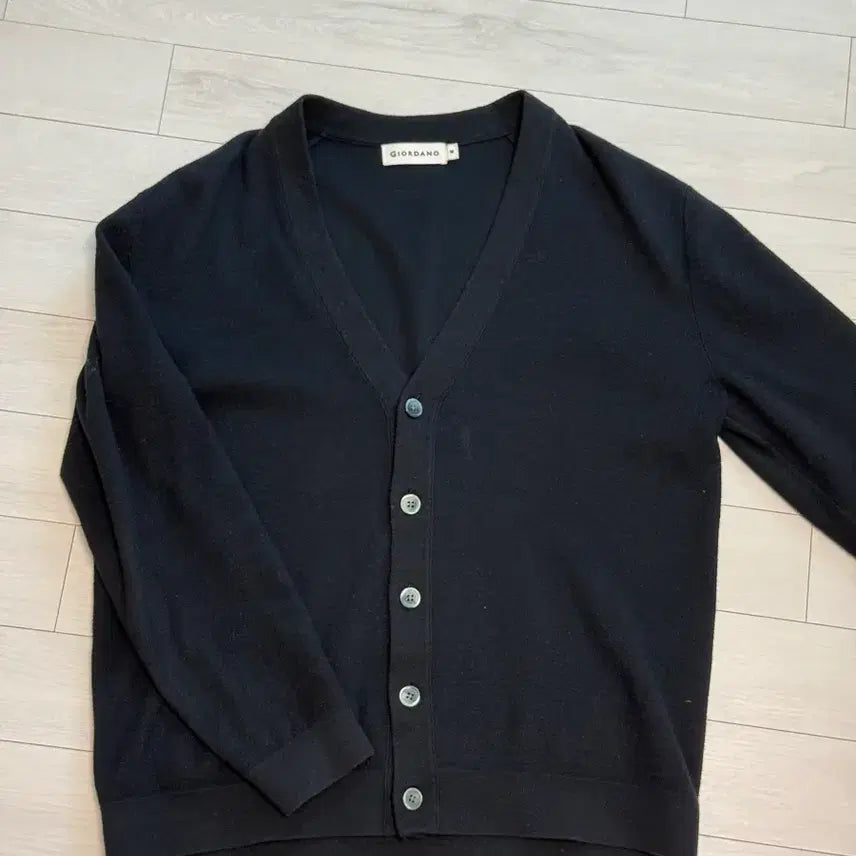[BUNJANG] Giordano V-Neck Cardigan Cotton Black M / 지오다노 브이넥 가디건