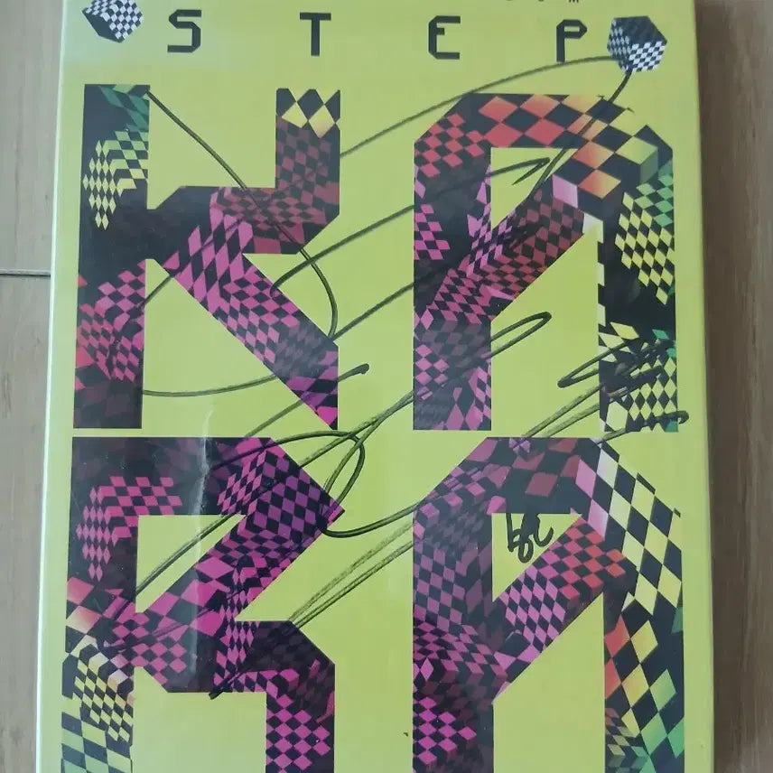 [BUNJANG] Kara STEP Han Seung-yeon Signed Sealed Album / 카라 STEP 한승연 친필싸인(미개봉)