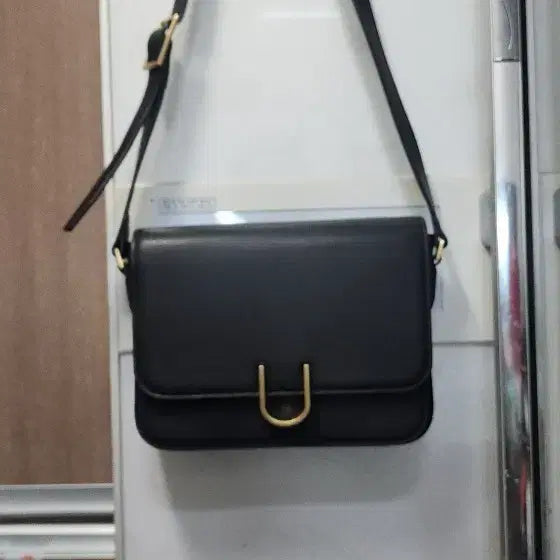 [BUNJANG] UM New York U Shoulder Bag / 유엠뉴욕 U 숄더백