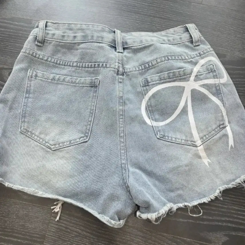 [BUNJANG] Ribbon Detail Denim Shorts / 리본 포인트 청반바지