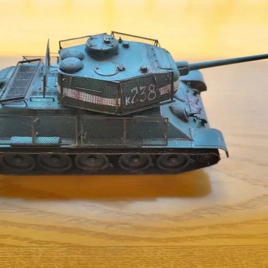 [BUNJANG] T-34 Tank Model Kit 1/35 Scale / T-34 탱크 모형 R238