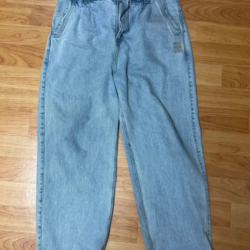 [BUNJANG] YESEYESEE Two Tucked Denim Pants Light Indigo (Size L) / 예스아이씨 Two Tucked Denim Pants (L사이즈)