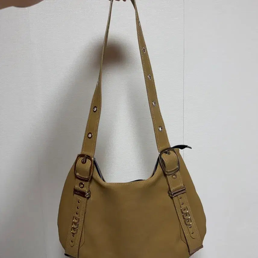 [BUNJANG] Punching Crossbody Bag / 펀칭 크로스백