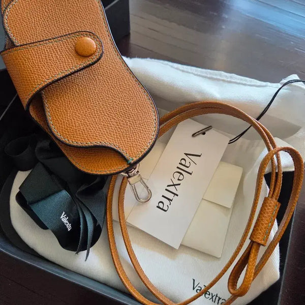 [BUNJANG] Valextra Neck Strap Leather Sunglass Case / 발렉스트라 넥 스트랩 레더 (선글라스)케이스-새제품