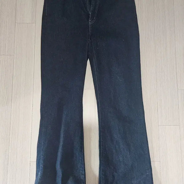 [BUNJANG] Uniqlo Bootcut Jeans / 유니클로 부츠컷 청바지 팔아요!(거의새거)