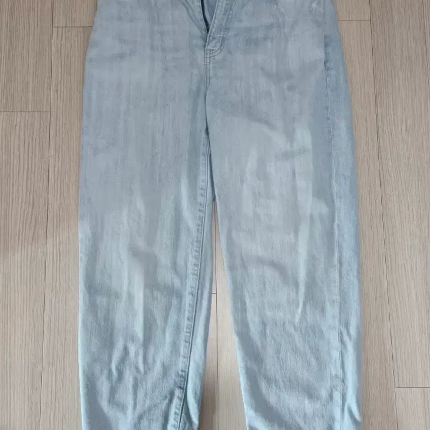 [BUNJANG] Uniqlo Semi Wide Fit Jeans / 유니클로 세미 와이드핏 청바지 판매(상태 양호)
