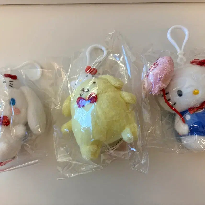 [BUNJANG] Sanrio 50th Anniversary Limited Edition Keychain Bundle (Hello Kitty, Cinnamoroll, Pompompurin) / 키티 50주년 한정 키링 (키티, 시나모롤, 폼폼푸린) 일괄