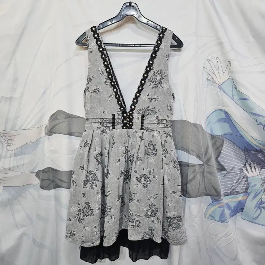 [BUNJANG] Axes Femme Floral Pattern V-Neck Midi Dress / axes femme  엑세스팜  원피스