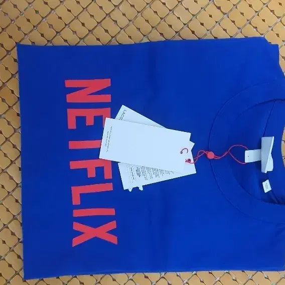 [BUNJANG] Lacoste x Netflix Collaboration T-Shirt / 라코스테 넷플릭스 콜라보 티셔츠