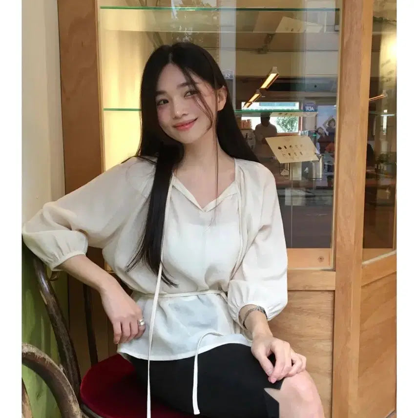 [BUNJANG] Arran Shear String Blouse / 어랜 시어 스트링 블라우스