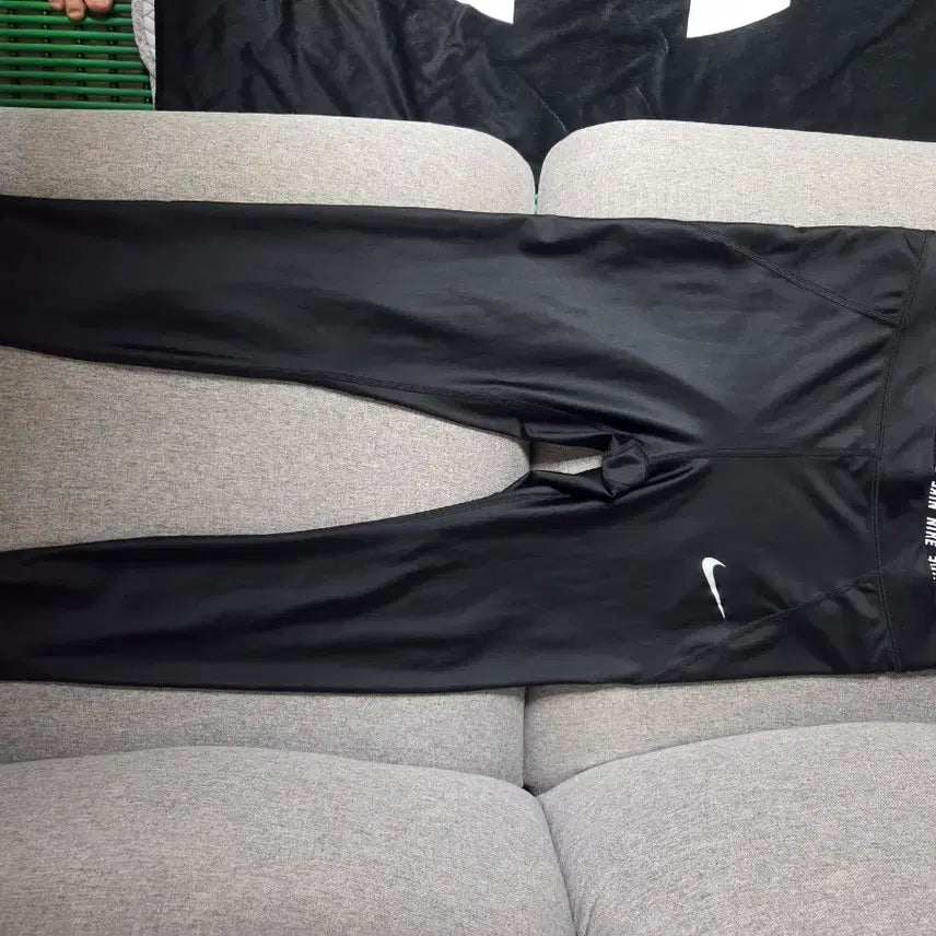 [BUNJANG] Nike Black 7/8 Leggings Size 100 / 나이키 블랙 레깅스 100 칠부