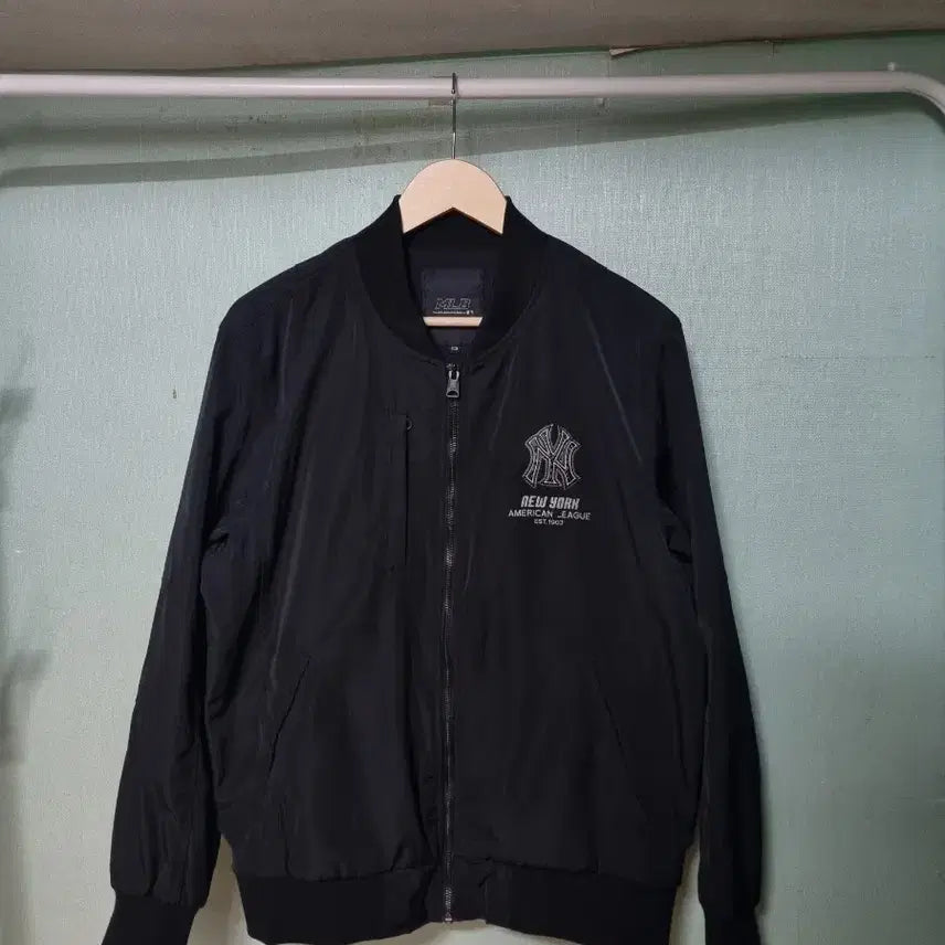 [BUNJANG] MLB Black Bomber Jacket Size 100 / MLB 점퍼 100