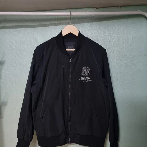[BUNJANG] MLB Black Bomber Jacket Size 100 / MLB 점퍼 100