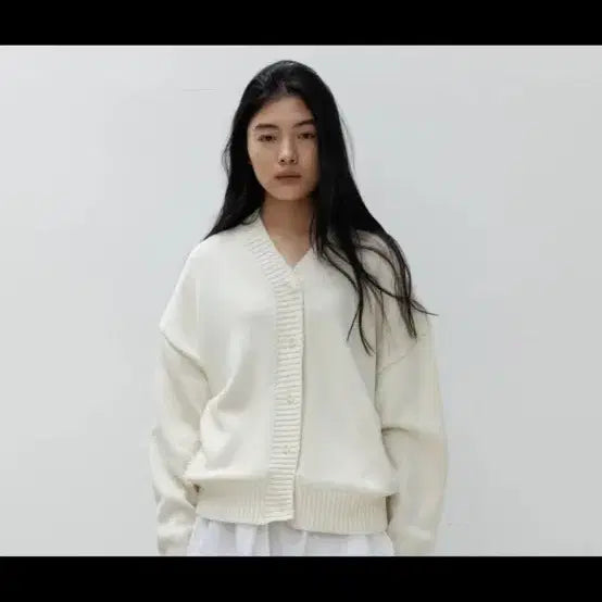 [BUNJANG] Necessary Cotton V-Neck Button Cardigan Cream / 네세서리 Cotton V넥 버튼 가디건 크림