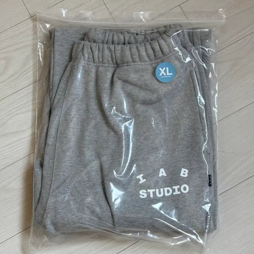 [BUNJANG] IAPP STUDIO Sweatpants Mélange Grey XL / [XL] 아이앱스튜디오 스웨트팬츠 멜란지 그레이 판매합니다.