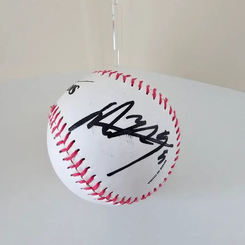 [BUNJANG] Shin Jun-woo Kiwoom Heroes Autographed Baseball / [야구 수집품 판매] 신준우 키움 히어로즈 사인볼